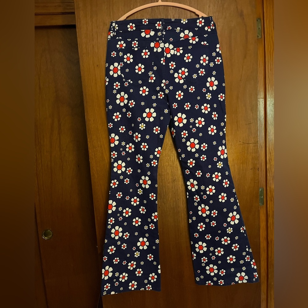 70s daisy print ModCloth flared jeans. Stretchy denim. Brand new with tags.